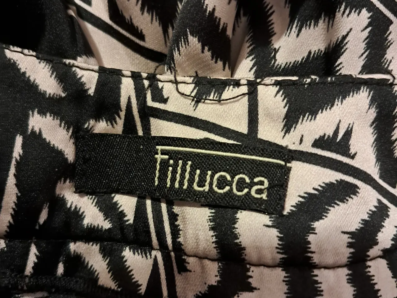 Billede 5 - Fillucca str. 38 bluse