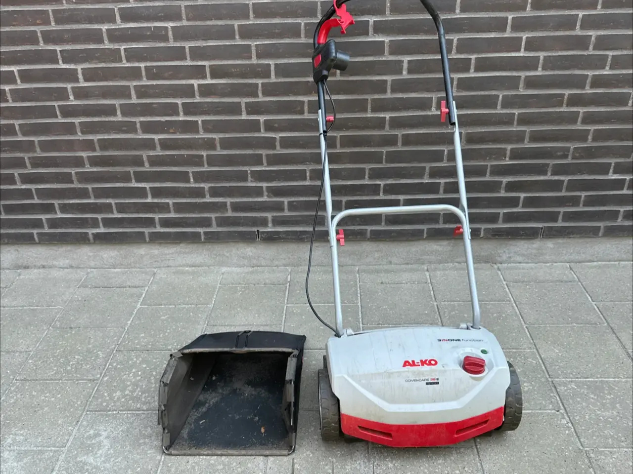 Billede 1 - AL-KO Combi Care 38 E vertikalskærer/plænelufter
