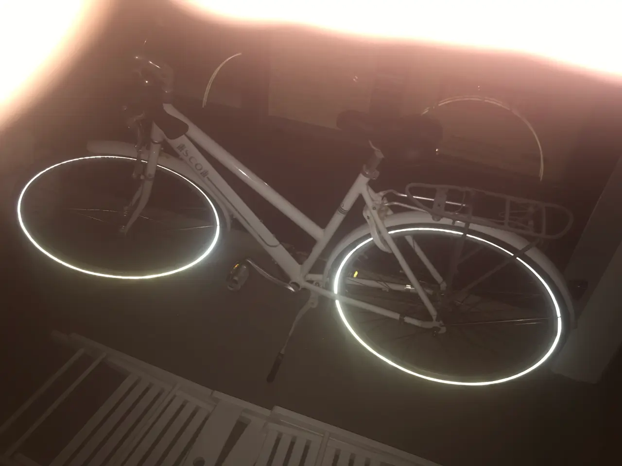 Billede 1 - Hvid dame/pige cykel