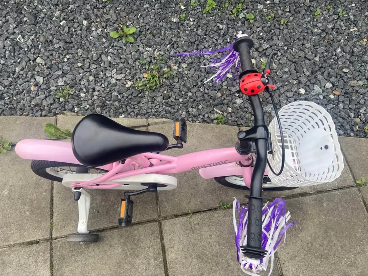 Billede 2 - Mustang (3-5år) . 12" hjul, 21cm. stel