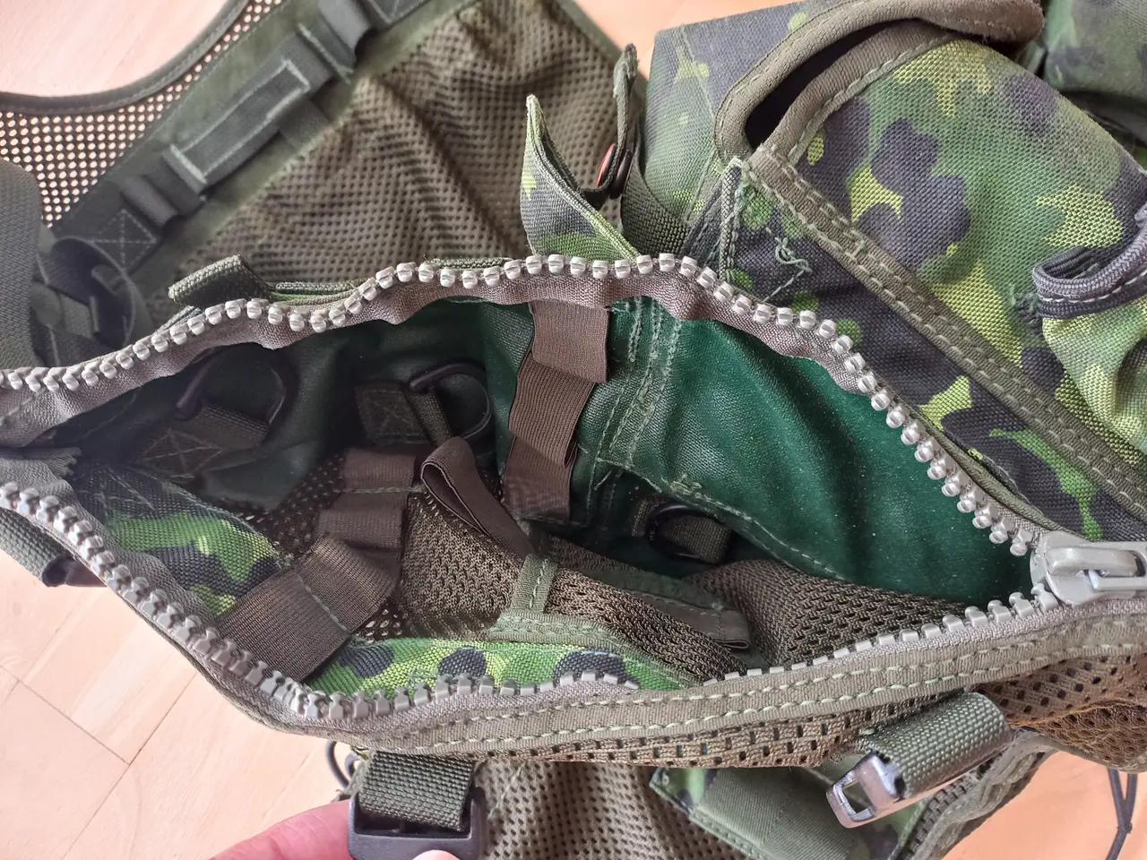 Billede 5 - Kampvest M/05 - M/84 – one size - brugt - militær