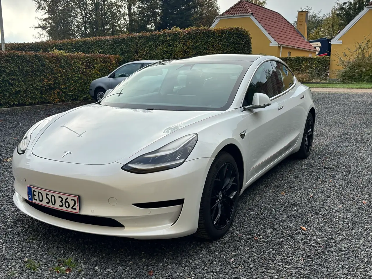 Billede 1 - Tesla model 3 standard range plus