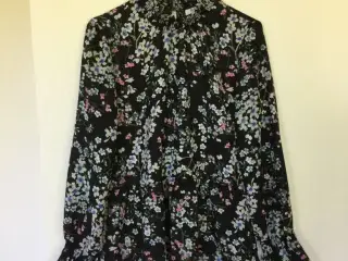 Fin Blomstret PIECES Bluse str. M