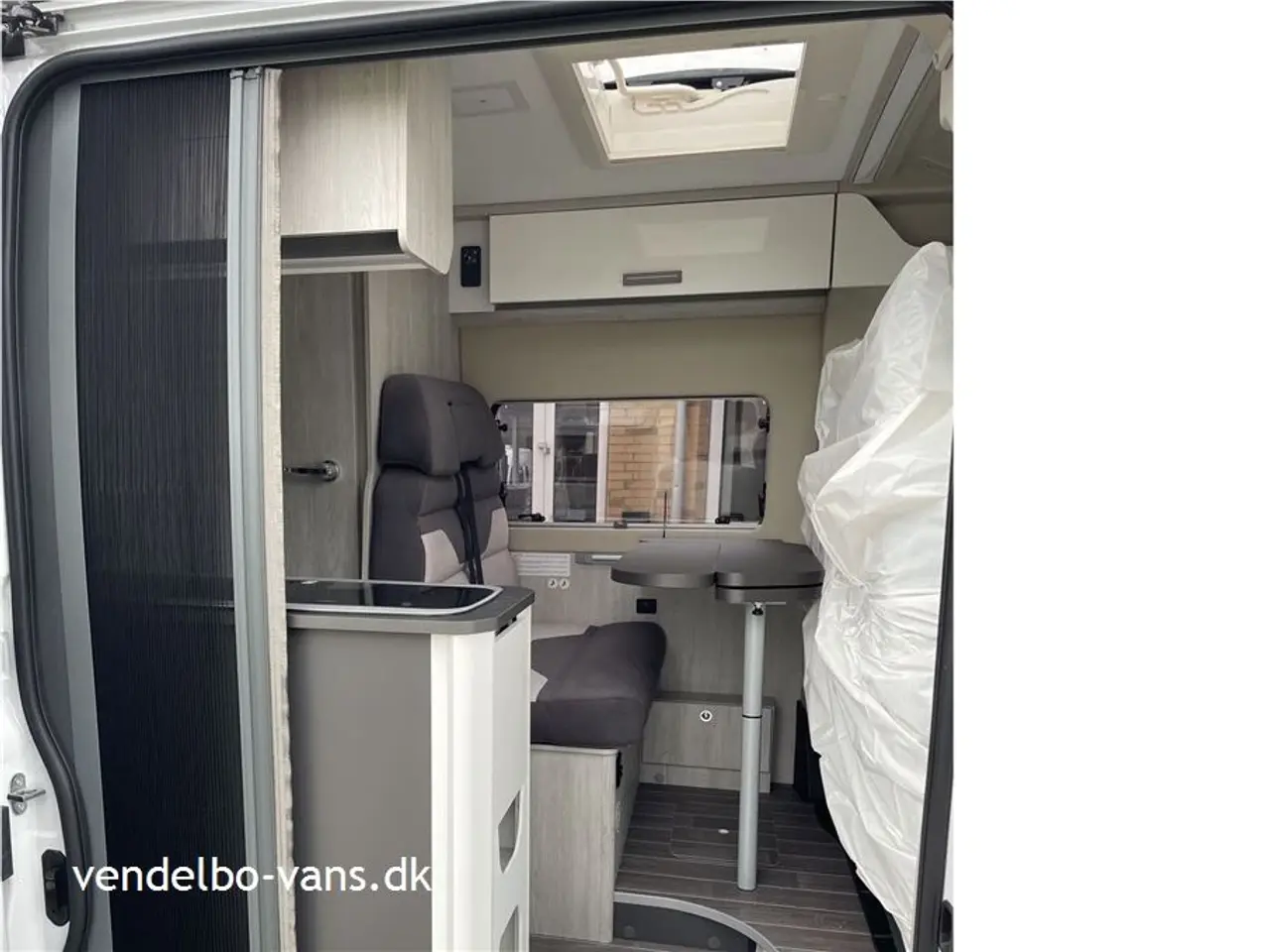 Billede 9 - 2026 - Rollerteam Livingstone DUO Sport CamperVan med opklapbare enkeltsenge