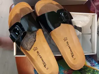 Tamaris slippers