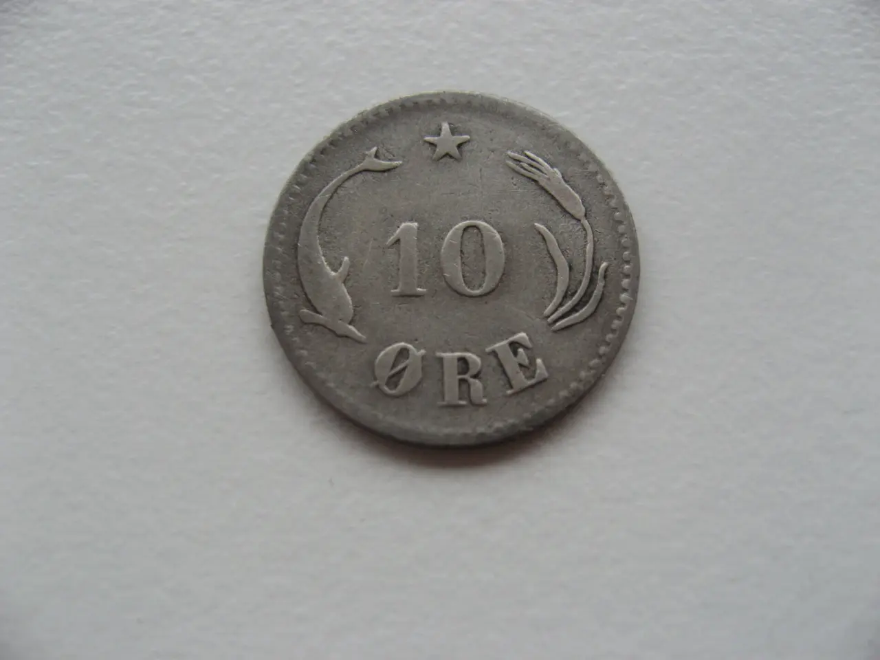Billede 2 - Flot/Pæn delfin sølv 10 øre 1884, en af de svære