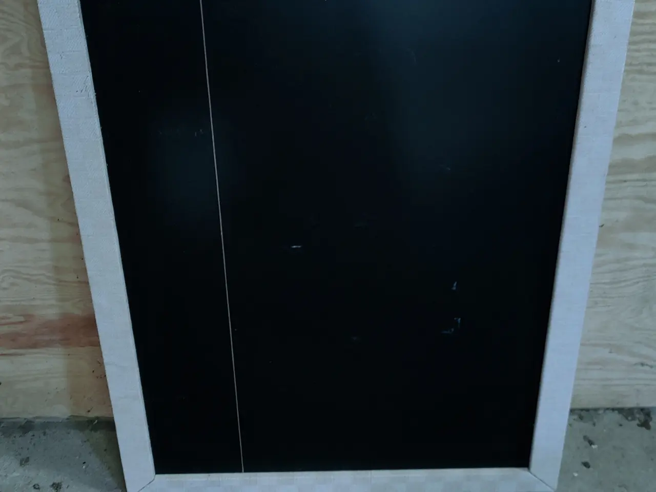 Billede 1 - Opslagstavle/tavle med stofkant. 875x670mm