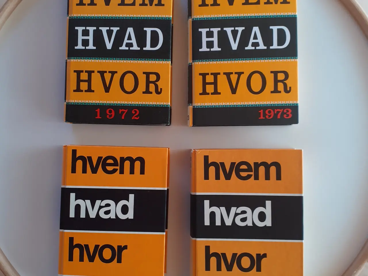 Billede 1 - Hvem Hvad Hvor - 4 stk. År: 1972-1973-1974 og 1977