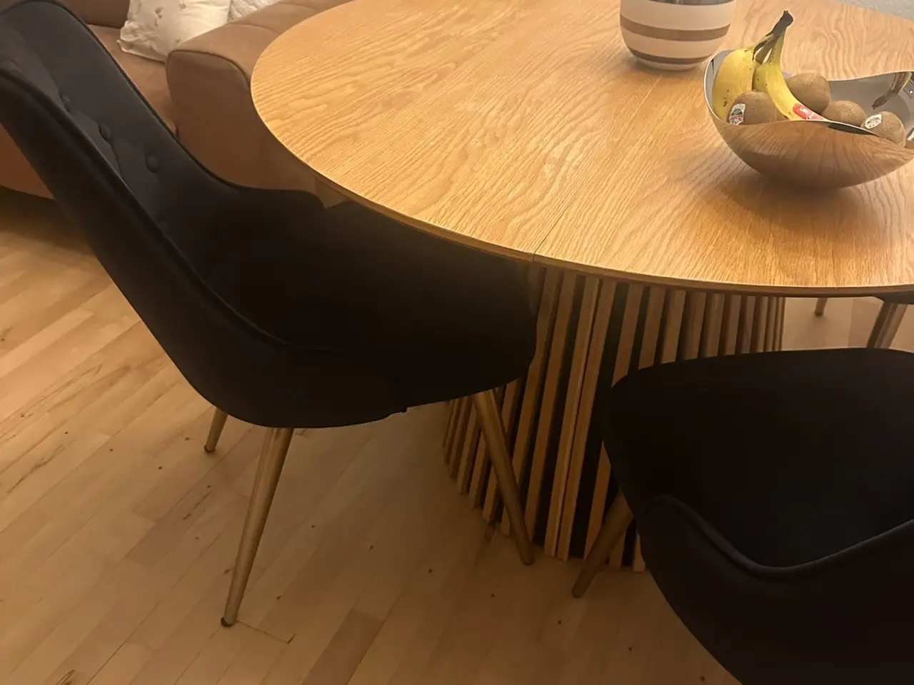 Billede 2 - Spisebordsstole i velour (4stk.)