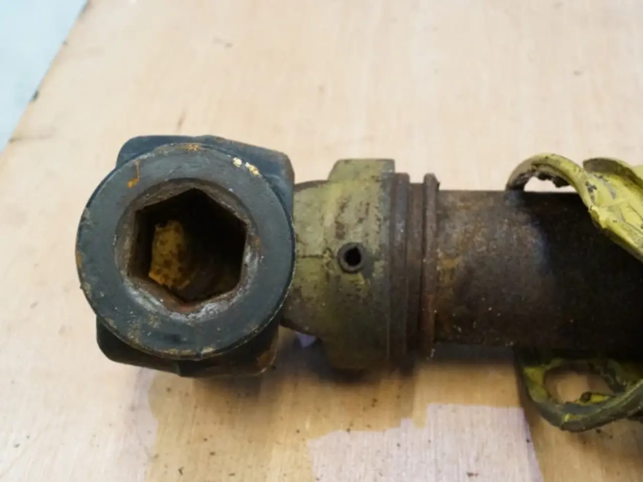 Billede 5 - John Deere 820 PTO Aksel AZ52487
