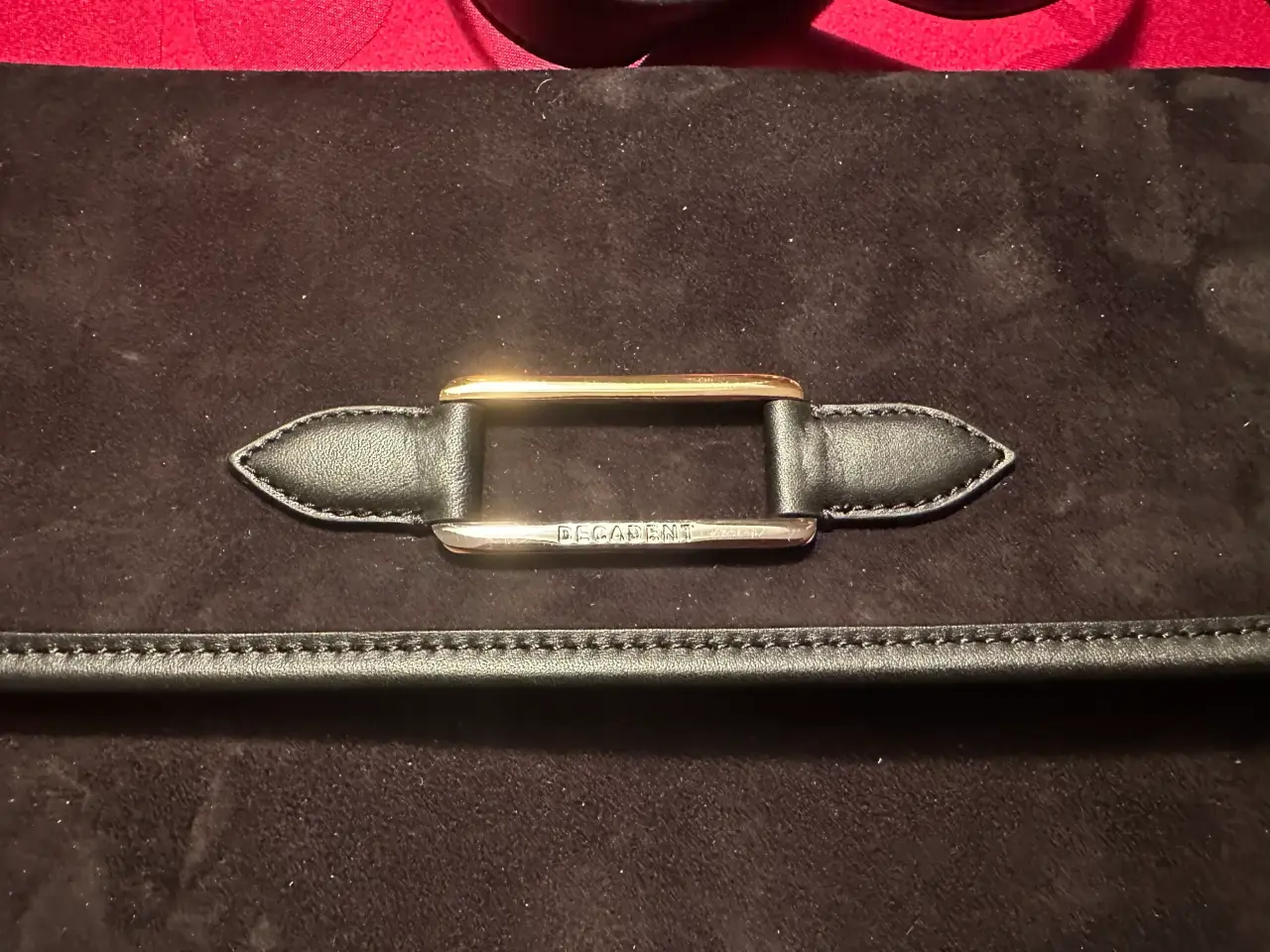 Billede 3 - Lækker Ruskind Clutch fra Decadent Copenhagen