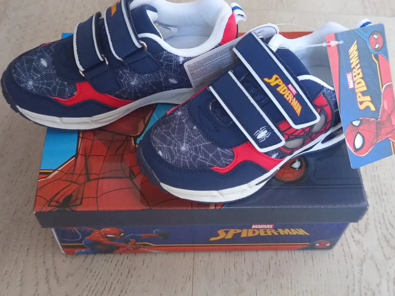 Billede 5 - Nye Spider-Man sko med lys 
