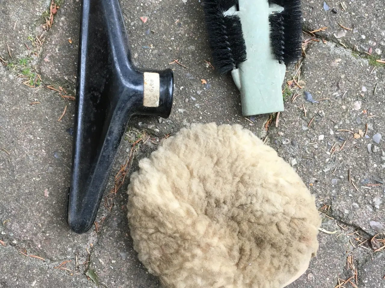 Billede 1 - Nilfisk gl. støvsuger-tilbehør. Giv bud.