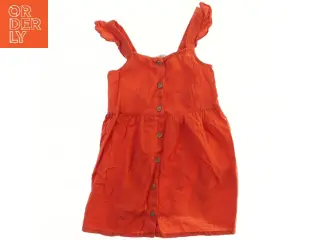 Sommerkjole med knapper fra H&M (str. 104)