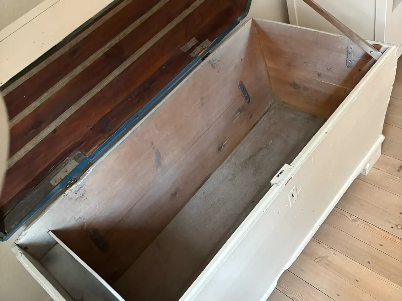 Billede 3 - Gammel kiste med patina