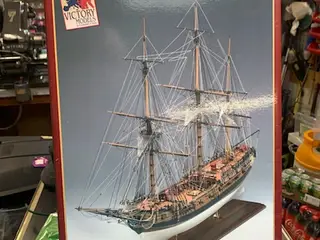 Modelskib byggesæt HMS Fly