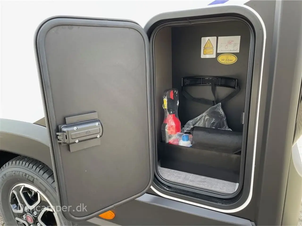 Billede 3 - 2024 - Chausson X650 Exclusive line   TILBUDSPRIS kr. 924.900,- SPAR kr. 25.000,- Stor Lounge og siddegruppe, sænkeseng, stor garage, Artic-, Connect-, Tilbehørs- og Safetypakke,