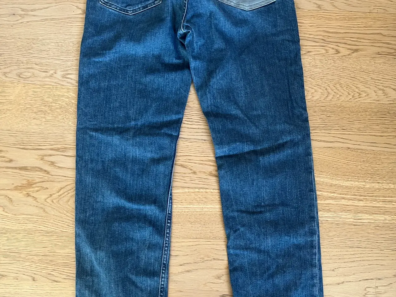 Billede 3 - GUESS jeans str 170