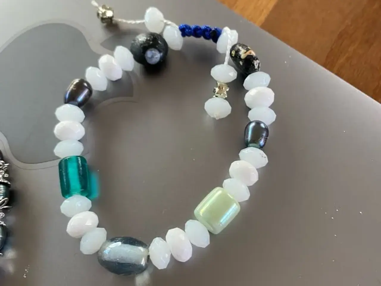 Billede 8 - Nye knyttede armbånd