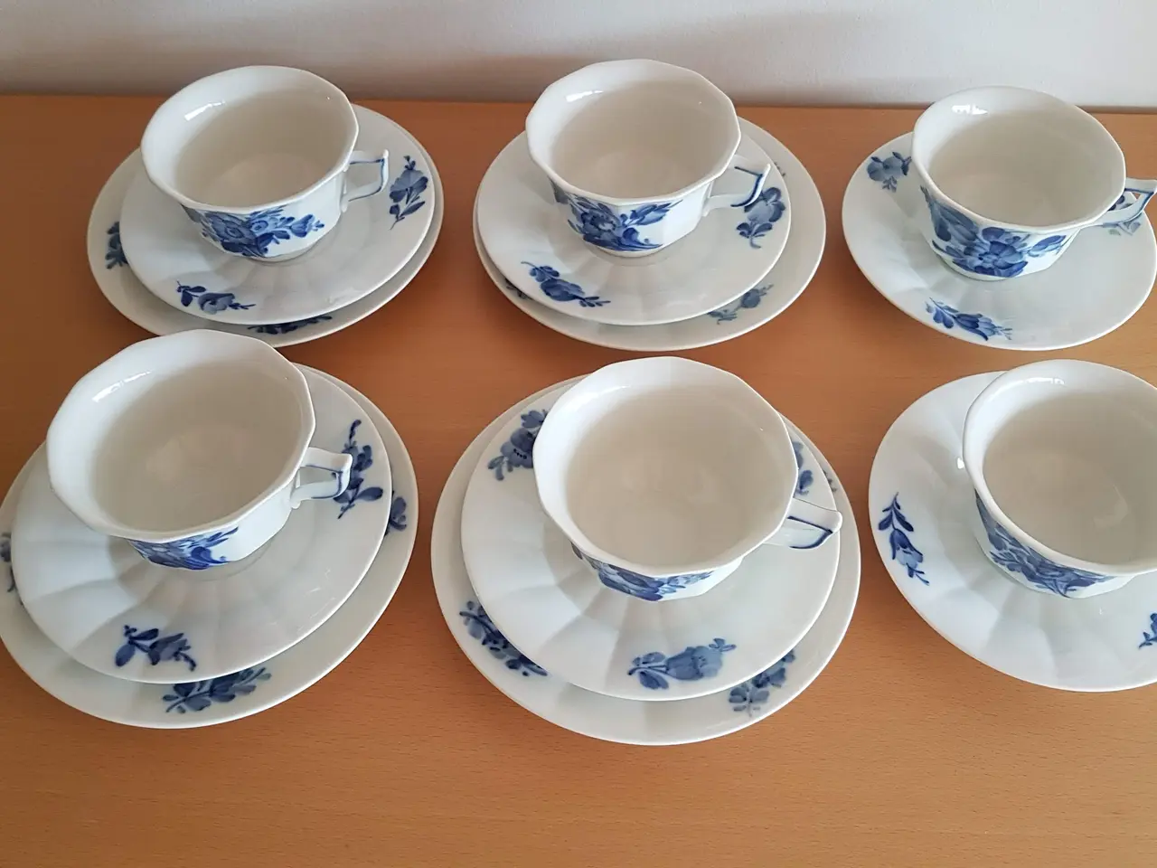 Billede 2 - Blå Blomst kantet kaffesæt - 8608+8553