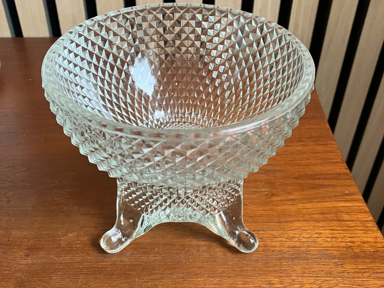 Billede 3 - Smuk vintage bonniere i presset glas
