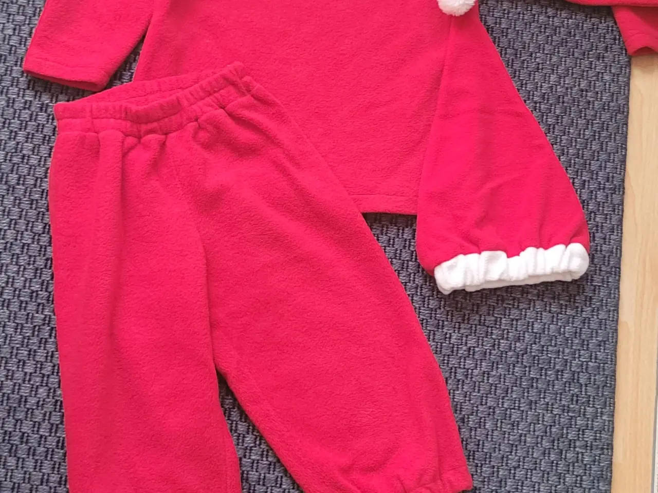 Billede 1 - Julemandstøj 4 år
