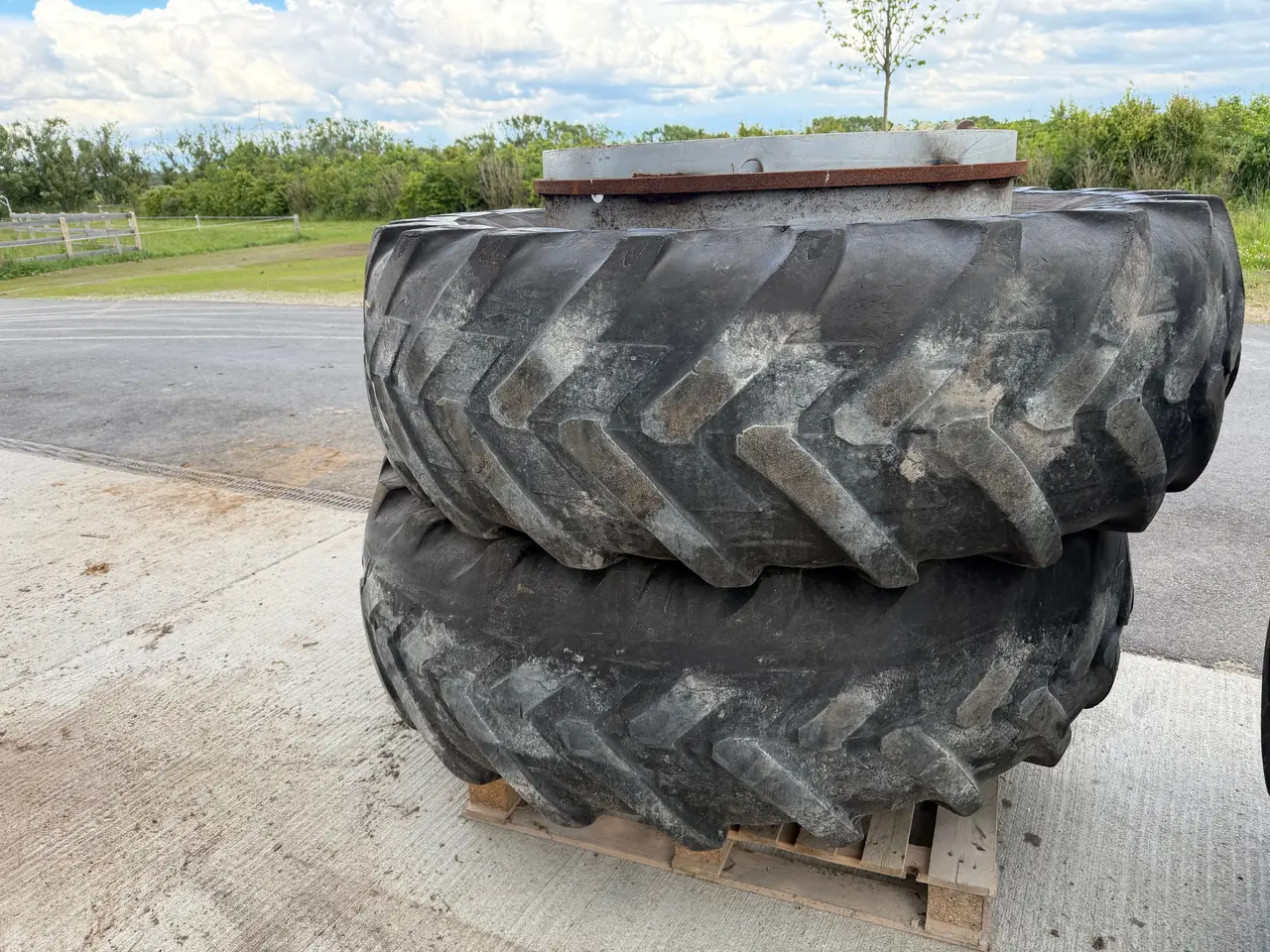 Billede 1 - Tvillinghjul 20.8/R38 / 520/85R38
