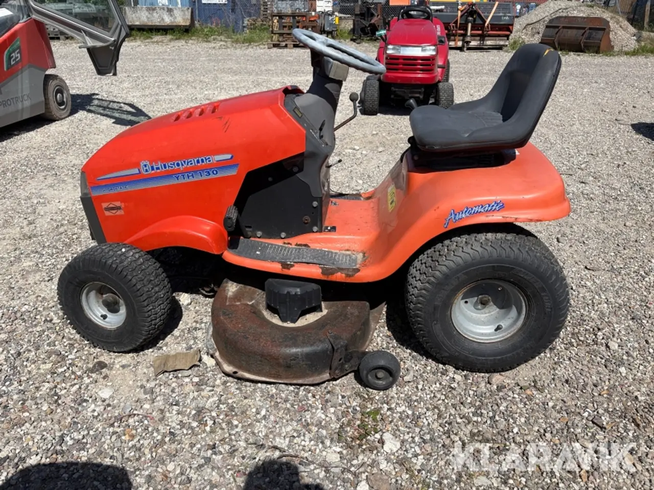 Billede 8 - Græsslåmaskine Husqvarna YTH 130