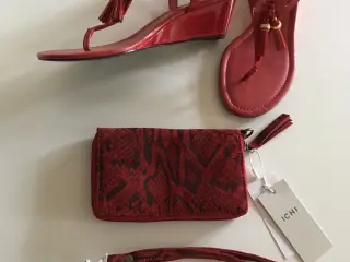 Rød taske Clutch fra Ichi i slangeskinds look 