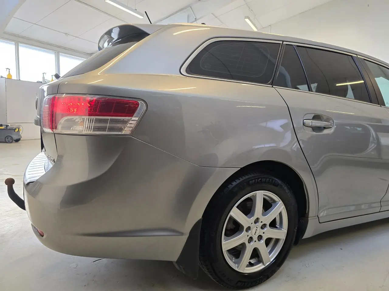 Billede 2 - Toyota Avensis 1,8 VVT-i T1 stc.