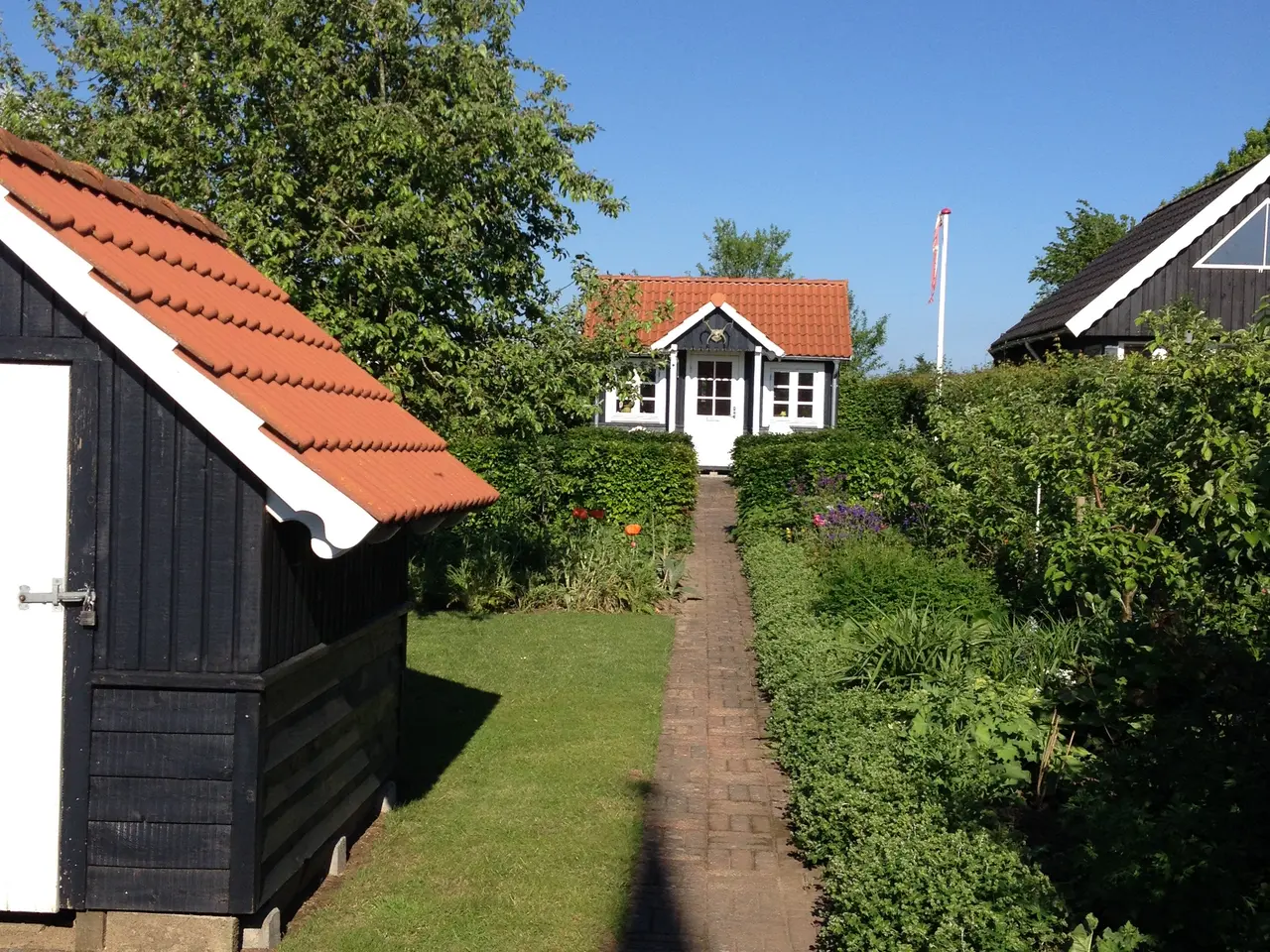Billede 1 - Kolonihave med hus
