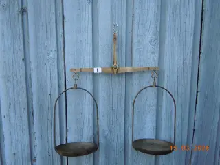 Balancevægt, antik af messing.