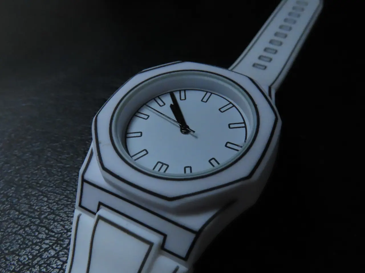 Billede 5 - Hvidt tegneserie-inspireret armbåndsur