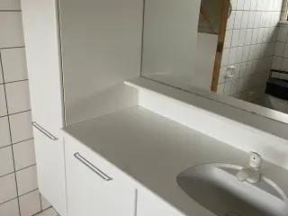 Elementer toilet med vask
