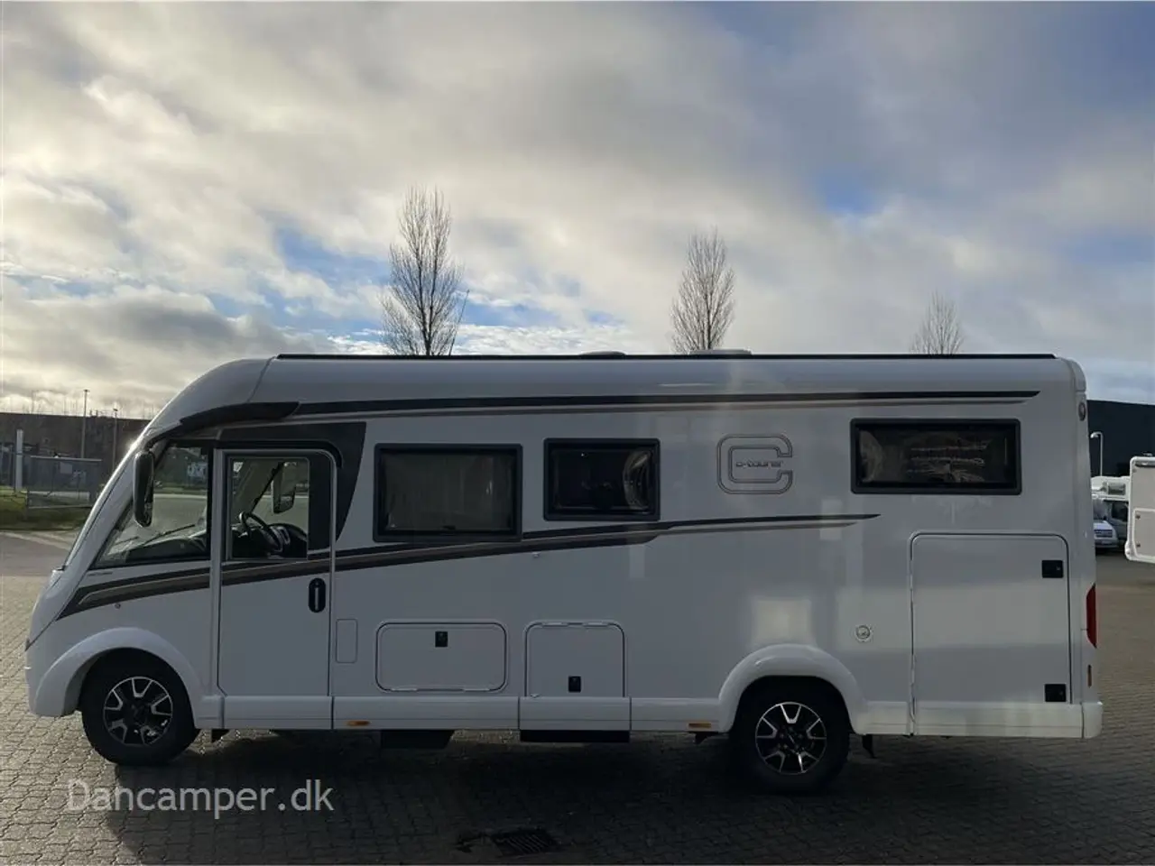 Billede 3 - 2020 - Carthago c-tourer I 144 LE Fantastisk helintegreret autocamper. 9-trins automatgear, automatisk klimanlæg i førehuse, Multimediasystem inkl. navigation og DAB+