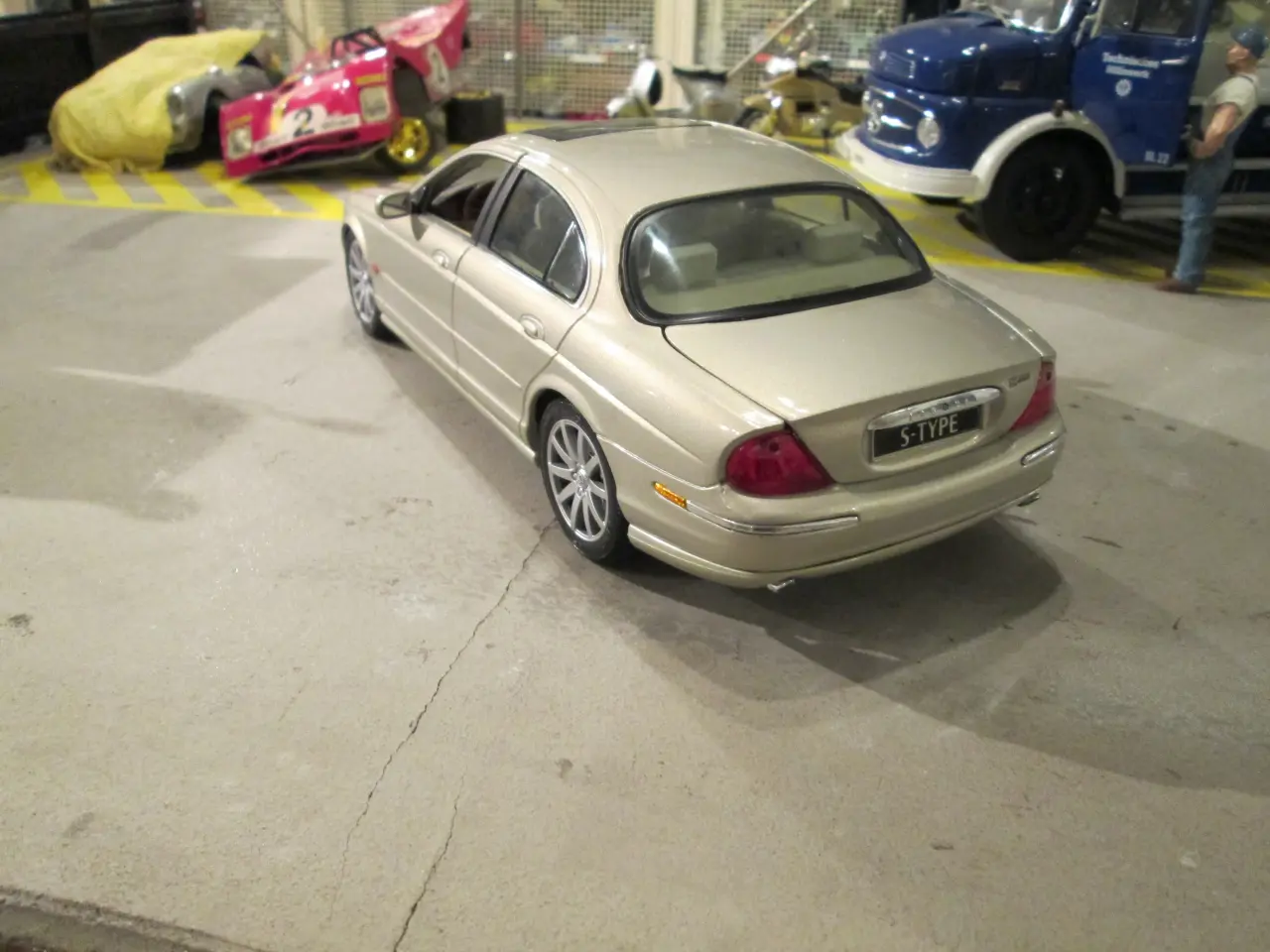 Billede 3 - Modelbil    Jaguar S Type   Maisto  1:18