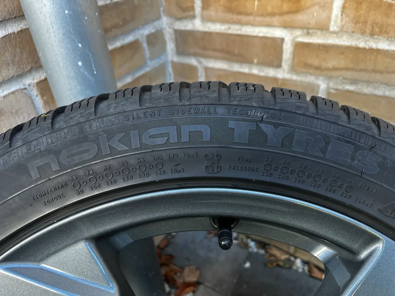 Billede 3 - ❄️ 17” RIAL GRAPHITE ALUFÆLGE + Nye Vinterdæk