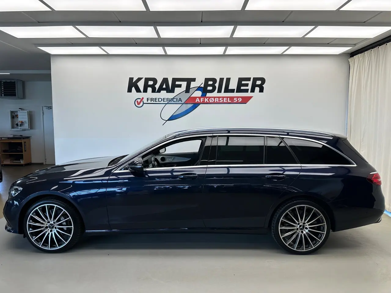 Billede 2 - Mercedes E300 de 2,0 stc. aut. 4Matic