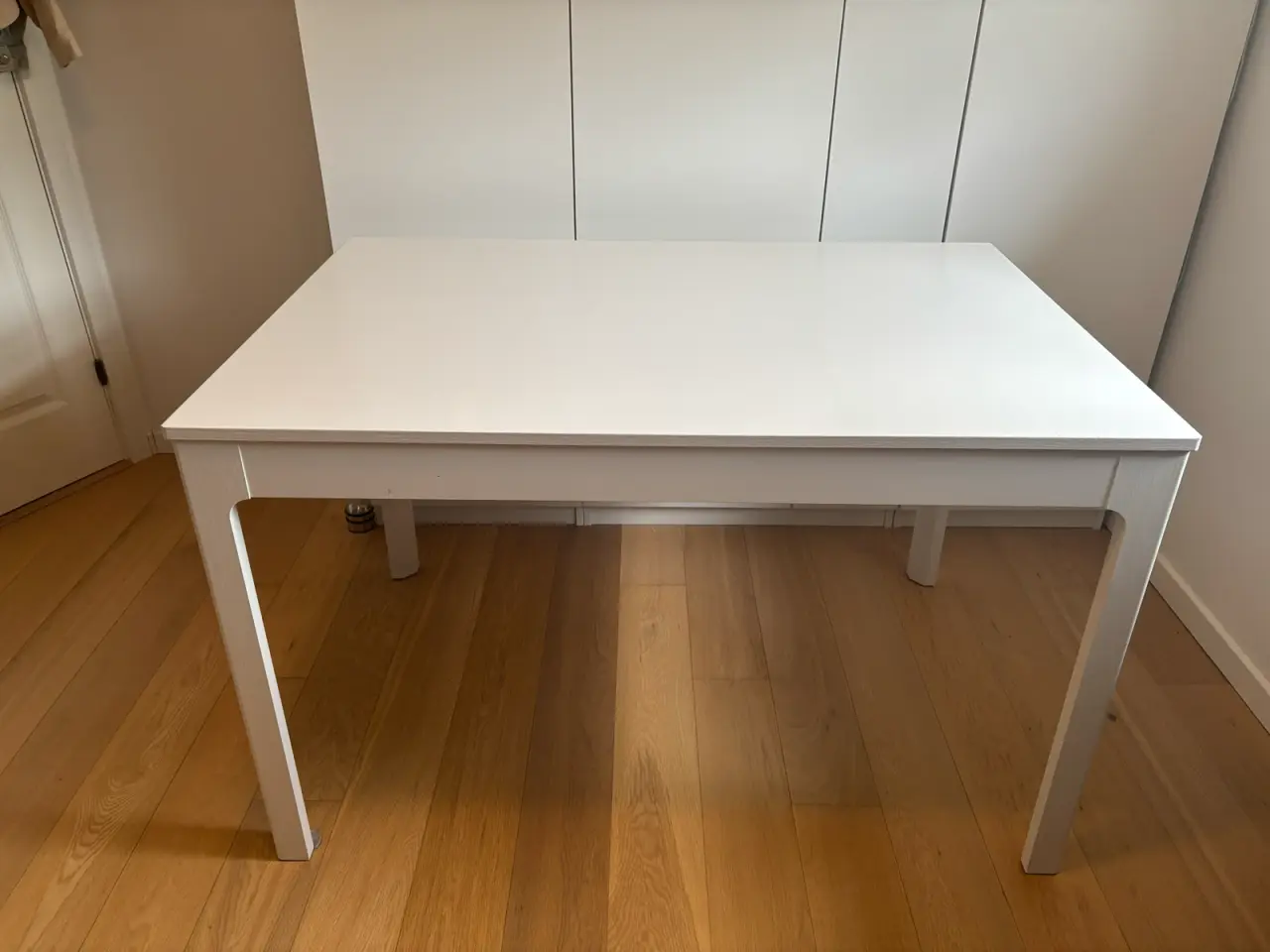 Billede 1 - Flot IKEA spisebord