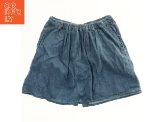 Denim nederdel med knapper fra H&M (str. 134)
