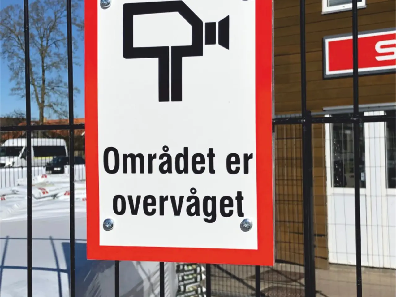 Billede 1 - Nye skilte med Overvågning, Privat område m.m.