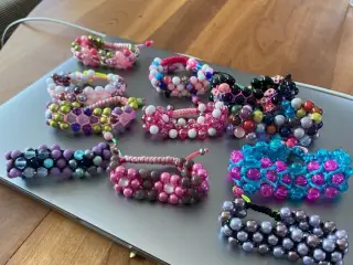 Nye knyttede armbånd