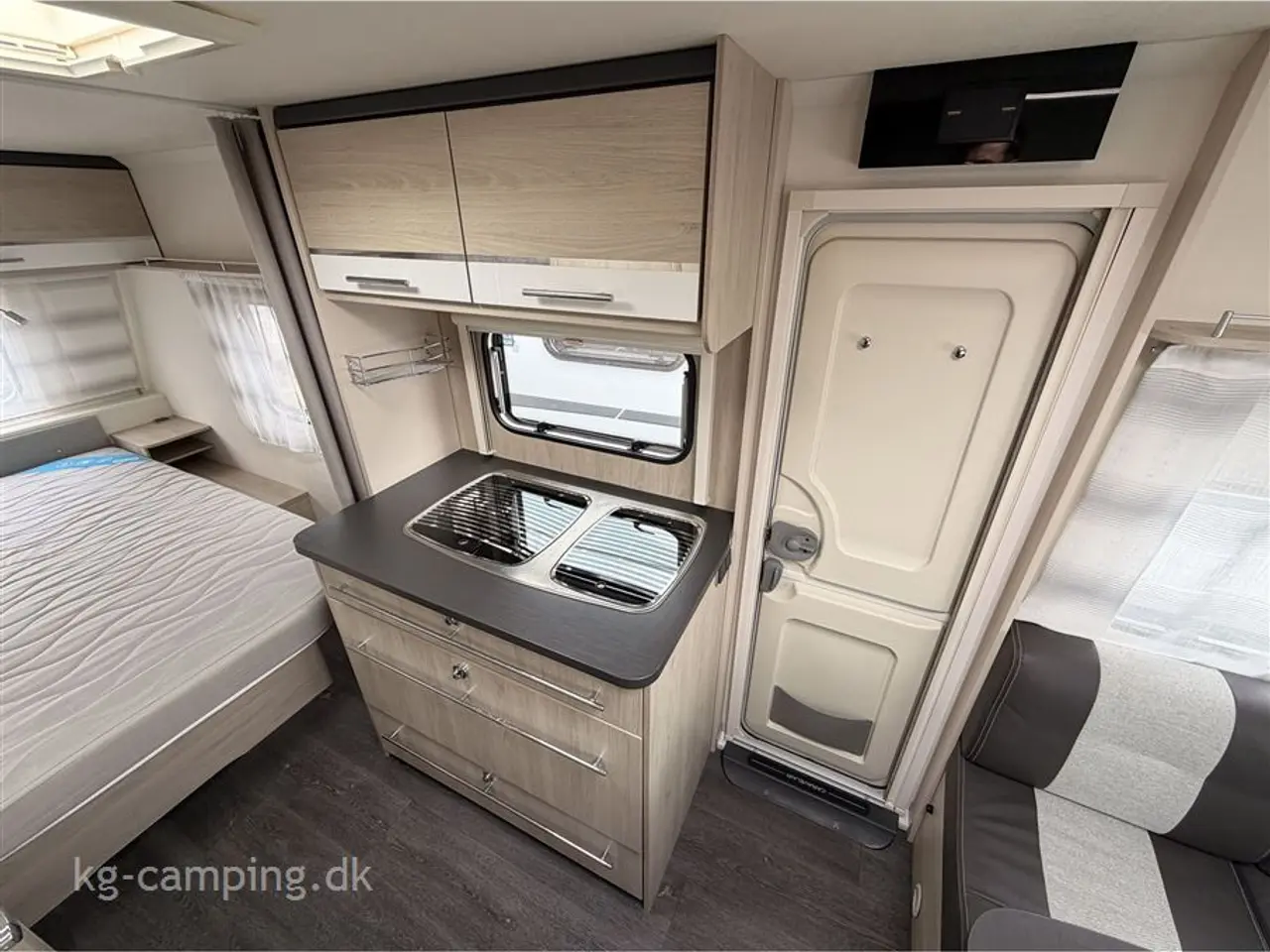 Billede 7 - 2019 - Caravelair Antares 470 Fritstående dobbeltseng, lufttelt, posemarkise og mover.