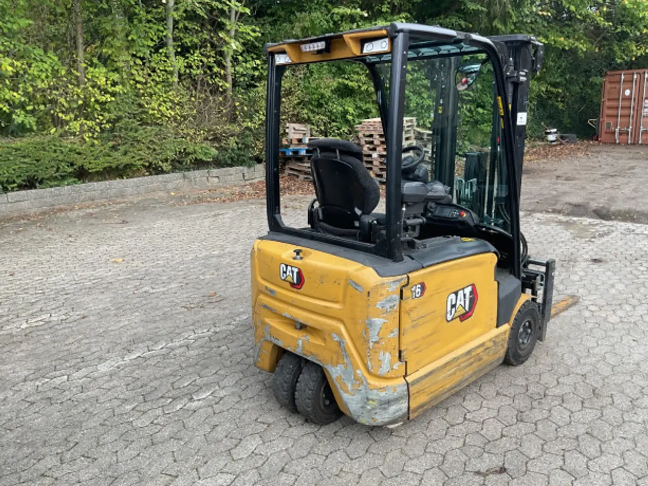 Billede 7 - CAT 1600kg Eltruck Fra2020 Med alt udstyr indbygget vægt på gafler