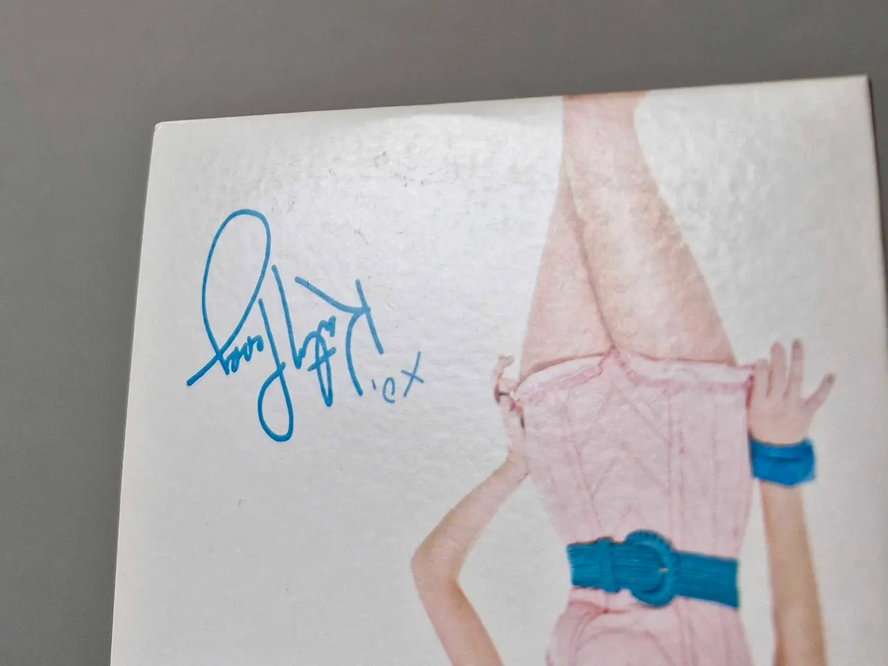 Billede 14 - Katy Perry - I Kissed A Girl (Single)