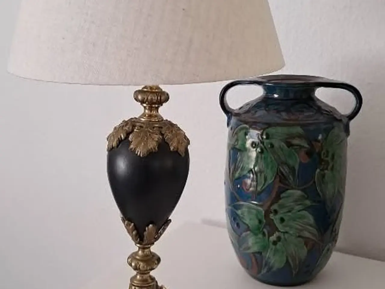 Billede 1 - FLOT GAMMEL LAMPE m. messing ornamentik
