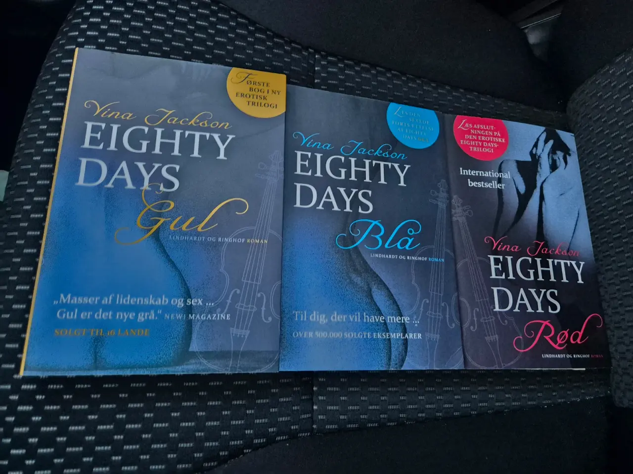 Billede 4 - Eighty Days – Komplet trilogi – Gul, Blå og Rød