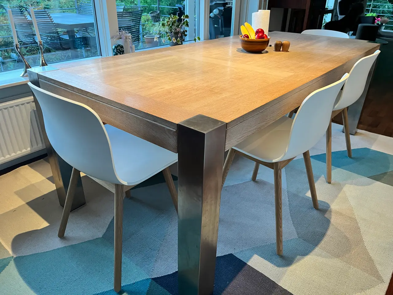 Billede 1 - Massivt egetræsbord 220x100 – sæbebehandlet, flot