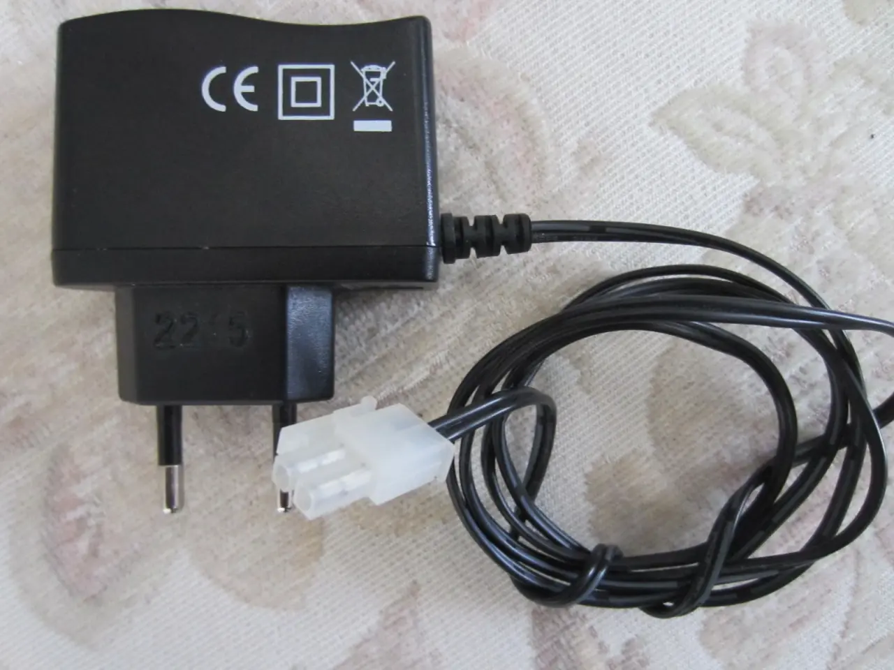 Billede 1 - Maisto TECH batteri lader W&T-CH06W072070G til 6V