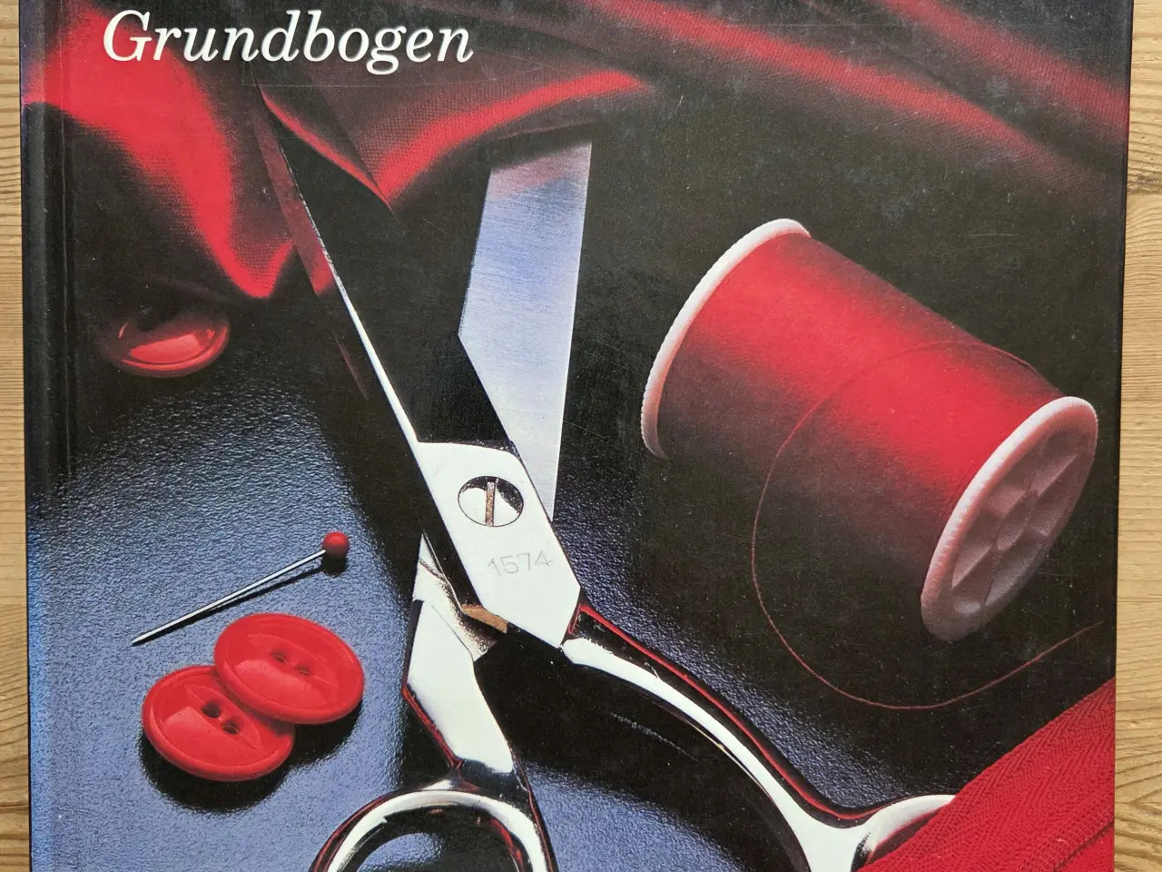 Billede 1 - Sy-bøger fra serien SY-SELV